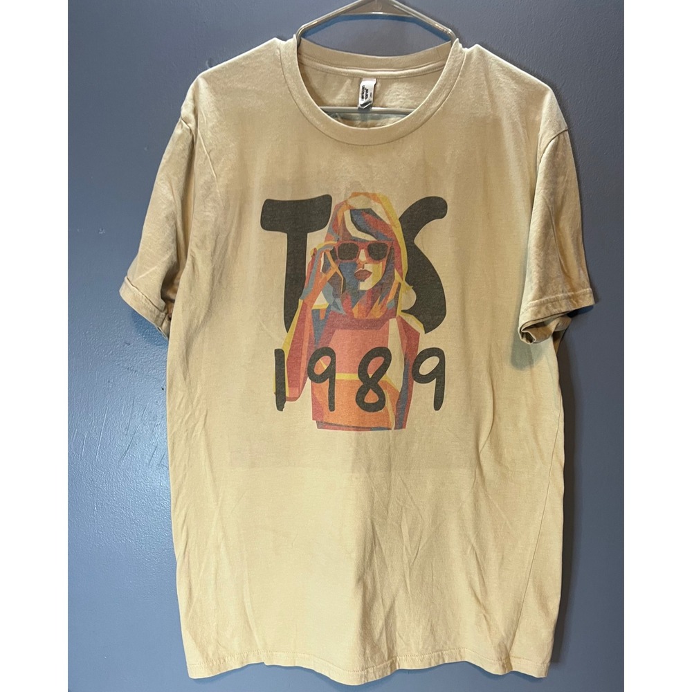 Taylor Swift 1989 Tour Graphic T-Shirt Unisex Large Beige Pop Art Concert Tee